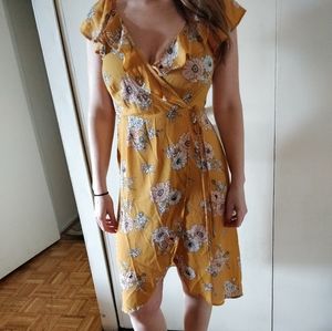 Monteau Flowery Light-Weight Wrap Dress NWOT